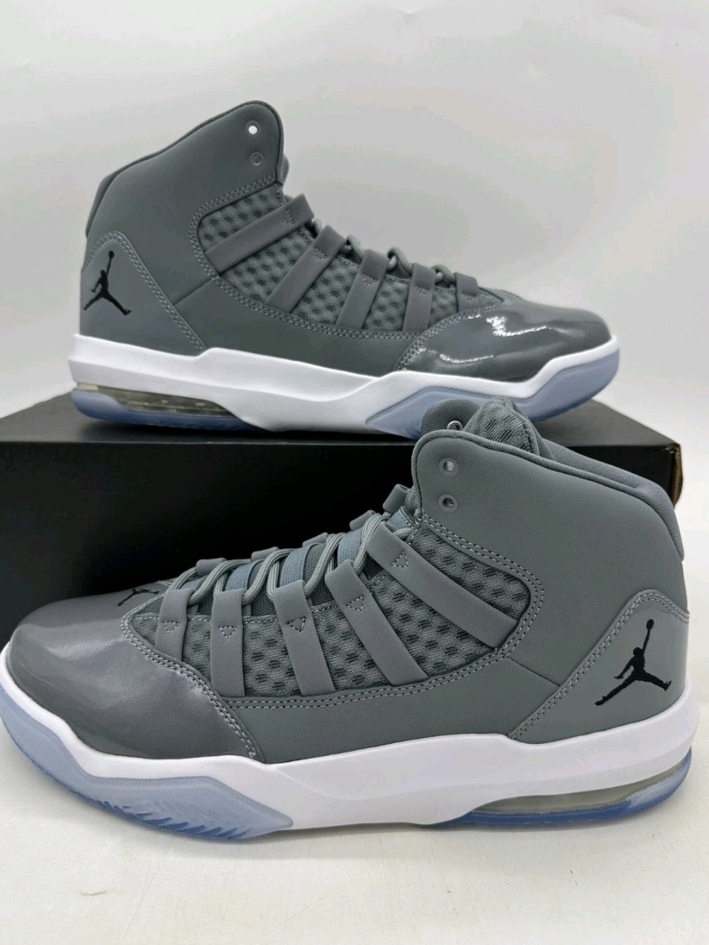 Jordan Max Aura High-Top Synthetic Gray/White/Black US9 EUR42.5 CM27